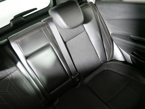 Used 2019 Chevrolet Trax LT w/ LT Convenience Package image 14