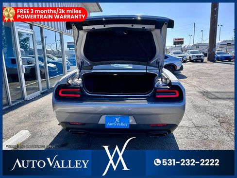 Used 2017 Dodge Challenger R/T image 28