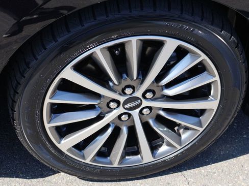 Used 2020 Lincoln MKZ w/ Convenience Package FWD image 28