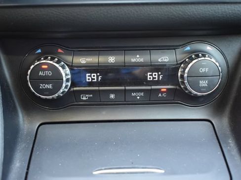 Used 2017 Mercedes-Benz GLA 250 4MATIC image 31