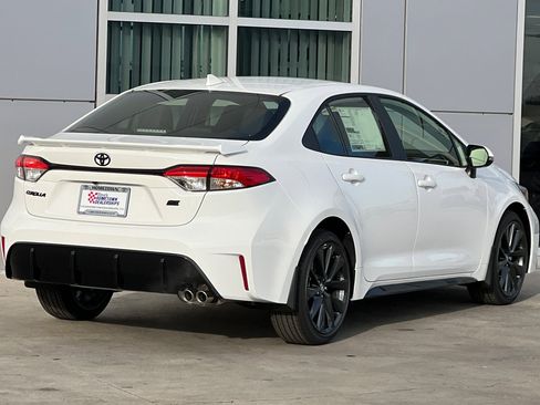 New 2026 Toyota Corolla SE w/ SE Package image 4