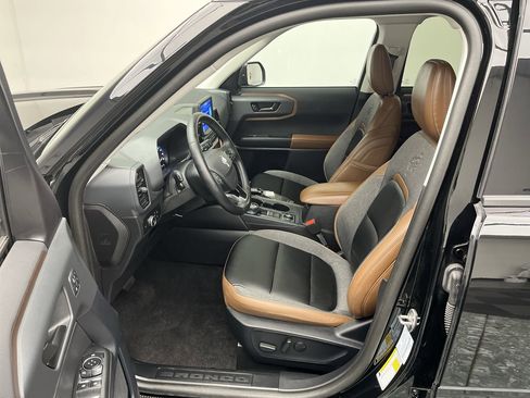 Used 2024 Ford Bronco Sport Outer Banks w/ Tech Package image 3