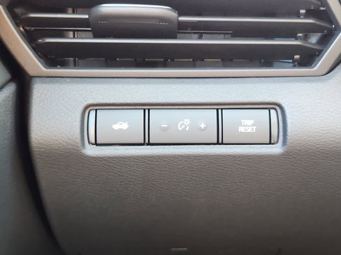 Used 2025 Nissan Altima 2.5 S FWD image 16