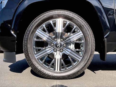 Used 2025 Toyota Sequoia Capstone image 11