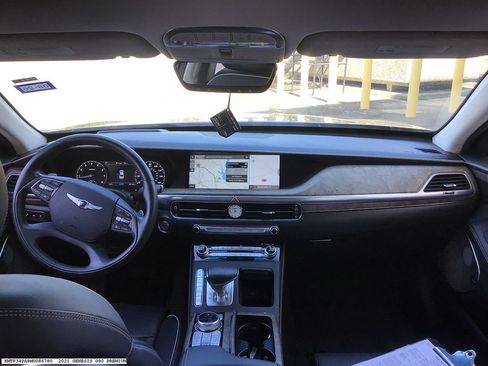 Used 2021 Genesis G90 3.3T Premium RWD image 8