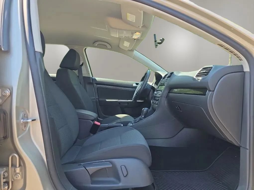 Used 2013 Volkswagen Jetta SE FWD image 39