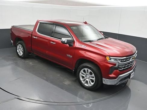 Used 2023 Chevrolet Silverado 1500 LTZ AWD/4WD image 35