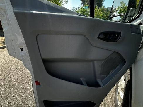 Used 2018 Ford Transit 350 XLT RWD image 17