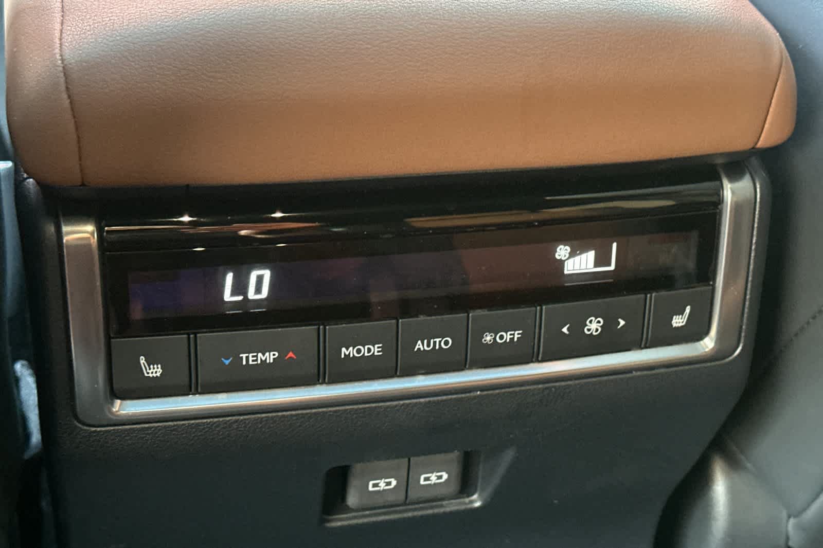 Used 2025 Lexus GX 550 w/ Cold Area Package AWD/4WD image 15