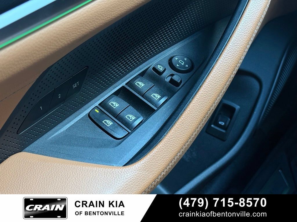 Used 2023 BMW i4 eDrive40 RWD image 10