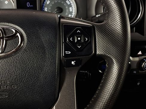 Used 2017 Toyota Tacoma SR AWD/4WD image 20