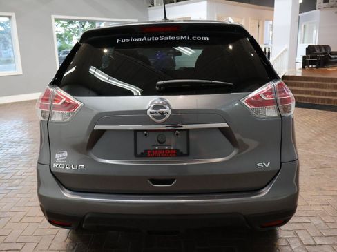 Used 2016 Nissan Rogue SV FWD image 6
