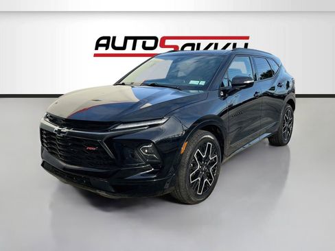 Used 2024 Chevrolet Blazer RS w/ Driver Confidence II Package AWD/4WD image 3