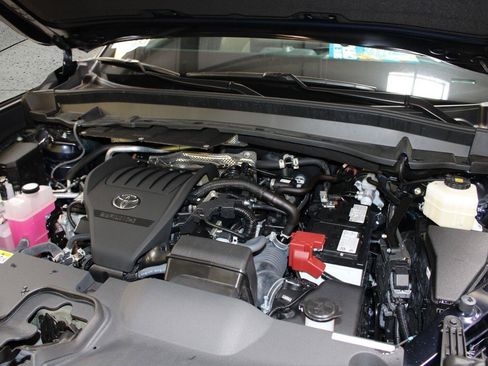 Certified 2024 Toyota Grand Highlander AWD image 52