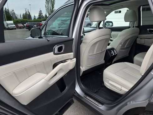 Certified 2023 Kia Sorento SX Prestige AWD/4WD image 17