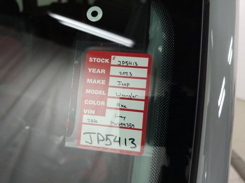 Used 2023 Jeep Wrangler Unlimited Rubicon 4xe AWD/4WD image 34
