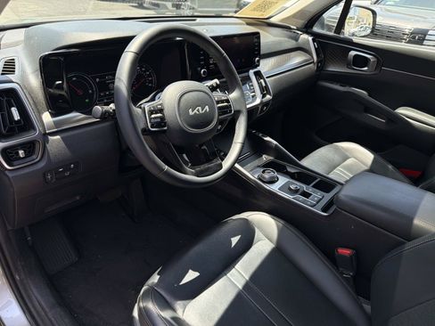 Used 2023 Kia Sorento EX w/ Panoramic Sunroof Package FWD image 15