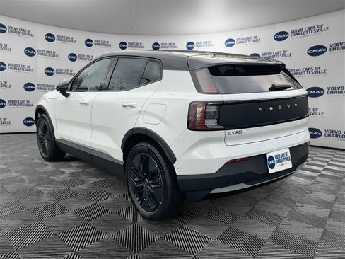 New 2026 Volvo EX30 Cross Country Ultra image 3