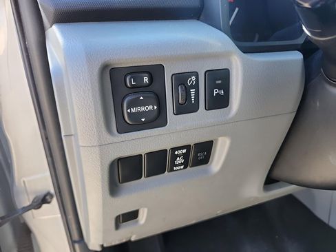 Used 2011 Toyota 4Runner SR5 w/ Premium Pkg w/Leather AWD/4WD image 20