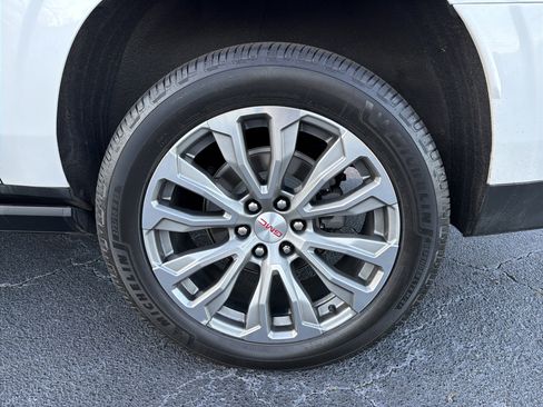 Used 2021 GMC Yukon XL Denali w/ Denali Premium Package image 23