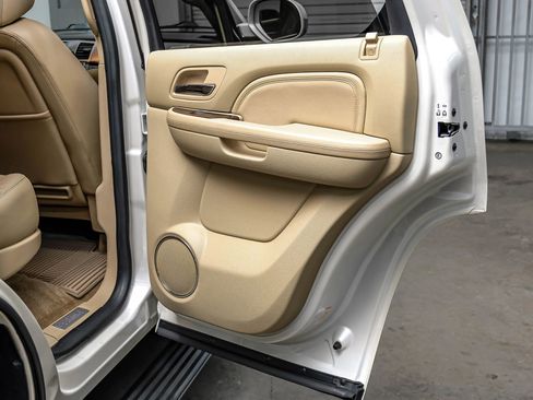 Used 2012 Cadillac Escalade Premium AWD/4WD image 57