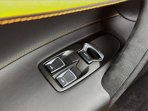 New 2026 McLaren 750S Spider RWD image 16