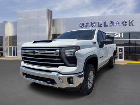 Used 2026 Chevrolet Silverado 2500 LTZ w/ LTZ Convenience Package AWD/4WD image 13