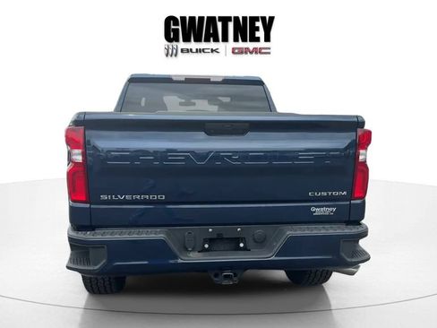 Used 2020 Chevrolet Silverado 1500 Custom w/ Custom Value Package AWD/4WD image 4
