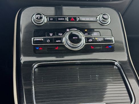 Used 2022 Lincoln Nautilus FWD w/ Premium Package image 24