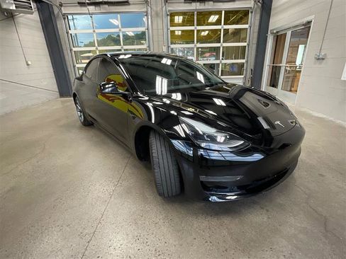 Used 2022 Tesla Model 3 Long Range AWD/4WD image 7