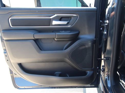 Used 2025 RAM 1500 Big Horn AWD/4WD image 40