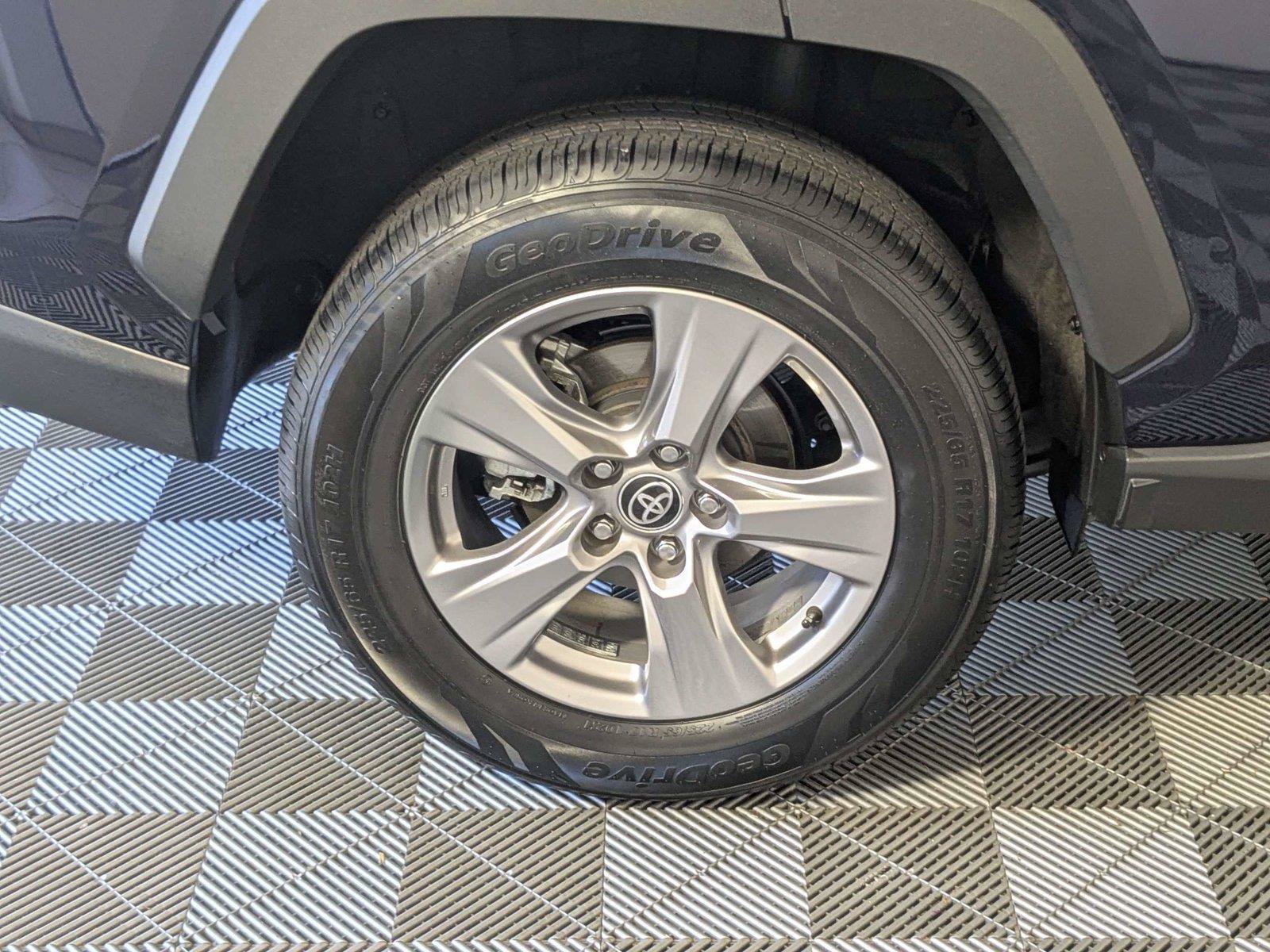Used 2024 Toyota RAV4 XLE w/ Convenience Package FWD image 10