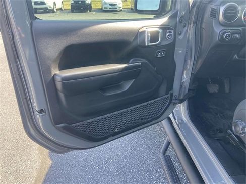 Used 2020 Jeep Gladiator Sport w/ Quick Order Package 24S image 12