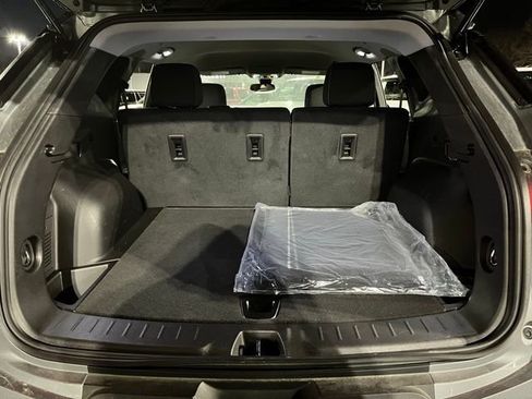 Used 2025 Chevrolet Blazer LT image 8
