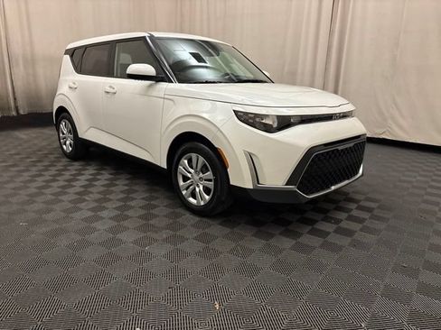 Certified 2025 Kia Soul LX FWD image 3