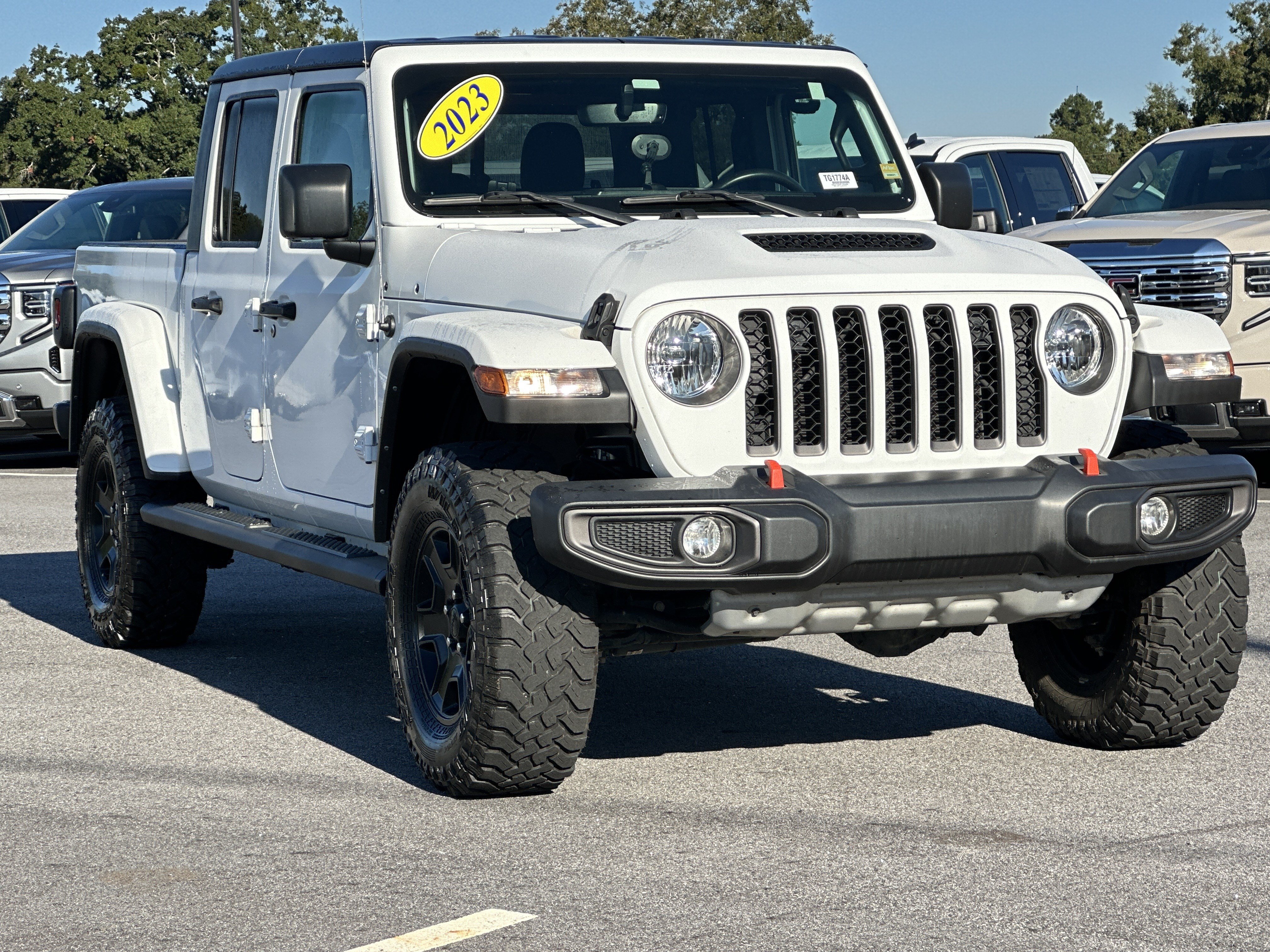 Used 2023 Jeep Gladiator Mojave w/ Trailer Tow Package AWD/4WD image 3