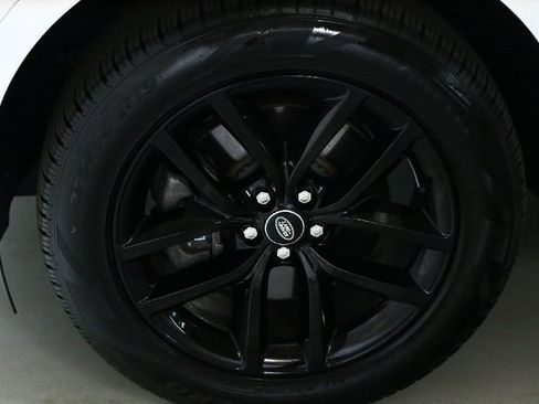 Used 2025 Land Rover Discovery Sport S image 38