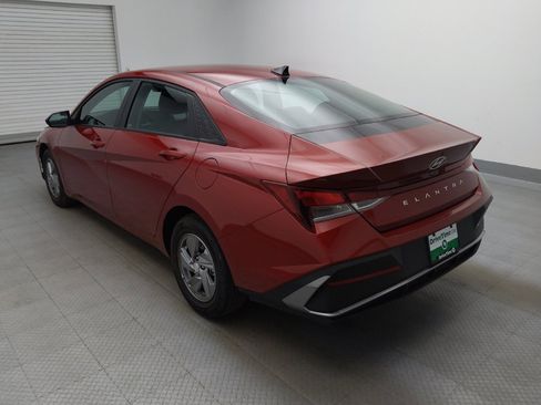 Used 2025 Hyundai Elantra SE FWD image 5