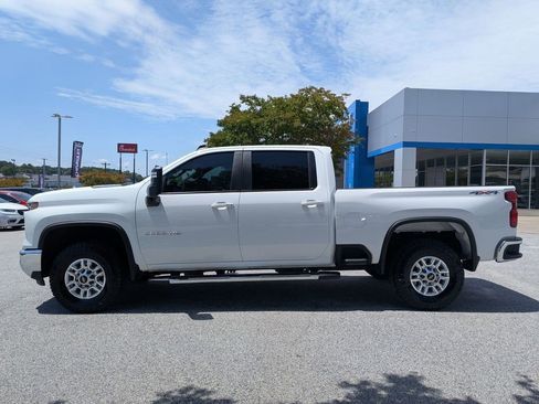 Used 2025 Chevrolet Silverado 2500 LT w/ Convenience Package AWD/4WD image 5