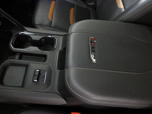 Used 2025 GMC Sierra 2500 AT4 w/ AT4 Premium Plus Package AWD/4WD image 38
