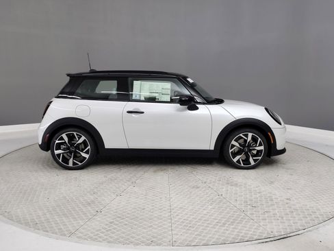 New 2026 MINI Cooper S image 5