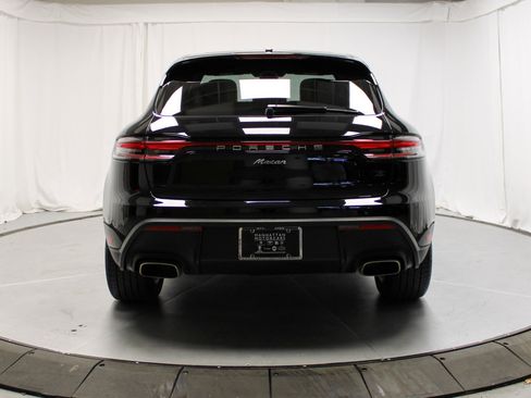 Certified 2025 Porsche Macan image 8