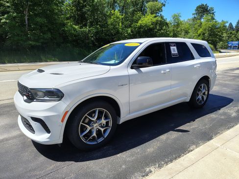 Certified 2026 Dodge Durango GT w/ Mopar All Weather Package AWD/4WD image 4