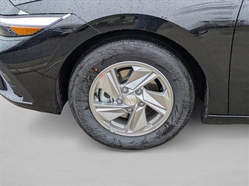 New 2026 Hyundai Elantra SE image 10