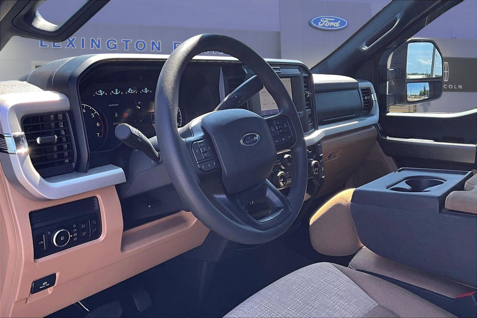 Used 2025 Ford F350 XLT w/ 360-Degree Camera Package AWD/4WD image 16