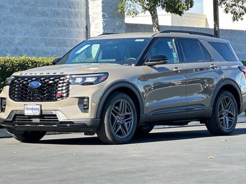 New 2026 Ford Explorer ST w/ Sun And Sound Package image 8