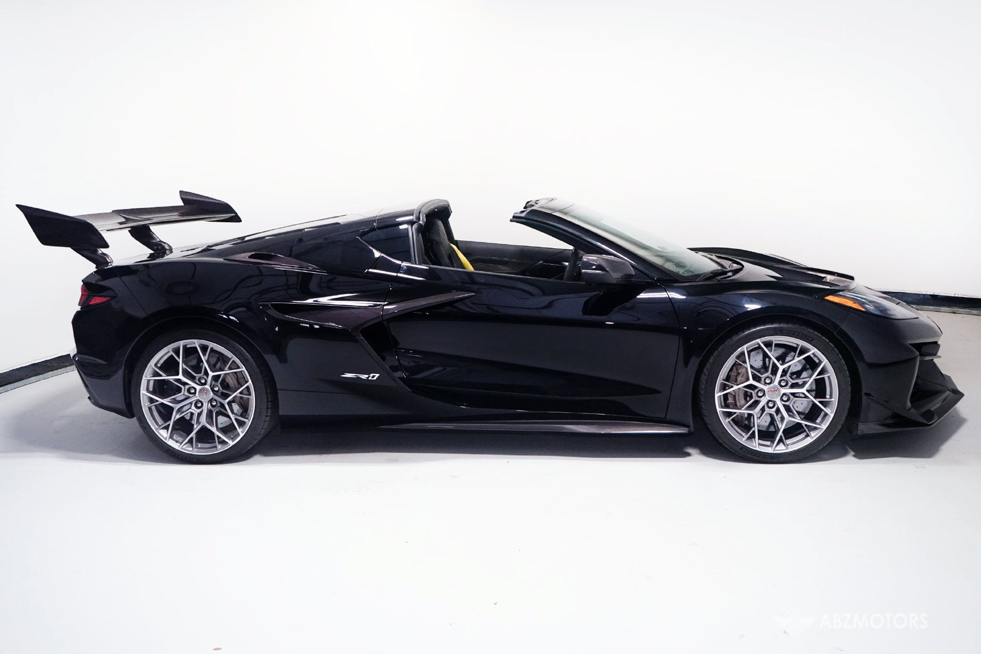 Used 2026 Chevrolet Corvette ZR1 w/ ZR1 Carbon Fiber Aero Package RWD image 3