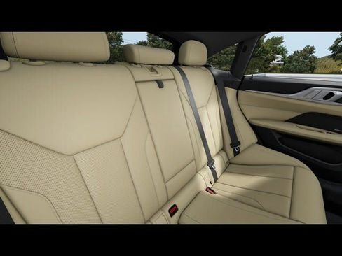 Used 2025 BMW 430i xDrive w/ Premium Package image 13