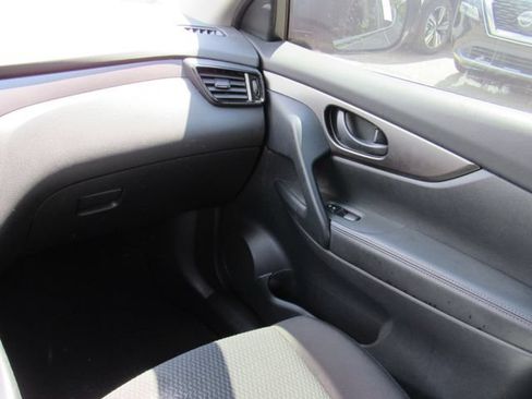 Certified 2022 Nissan Rogue Sport S FWD image 18