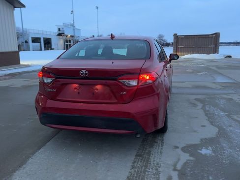 Used 2021 Toyota Corolla LE image 7